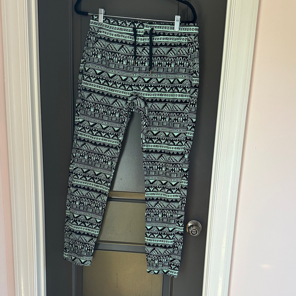 Carbon‎ Black and White Geometric Joggers Size M